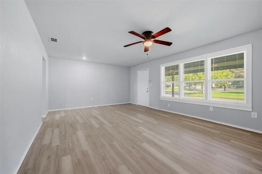 718 W Belden Street Sherman TX 75092