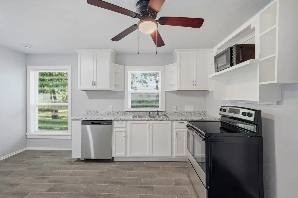 718 W Belden Street Sherman TX 75092