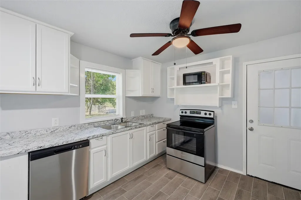 718 W Belden Street Sherman TX 75092