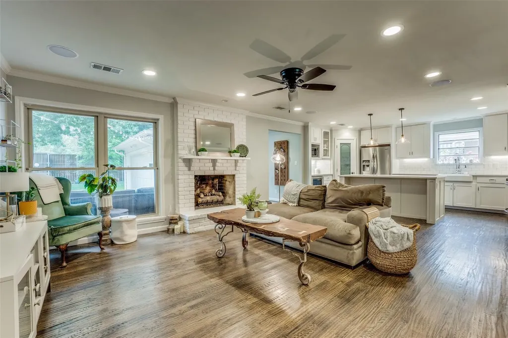 6711 Kingsbury Drive Dallas TX 75231