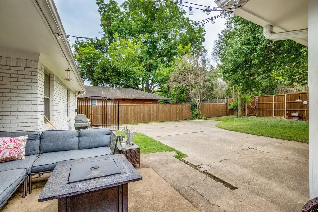 6711 Kingsbury Drive Dallas TX 75231