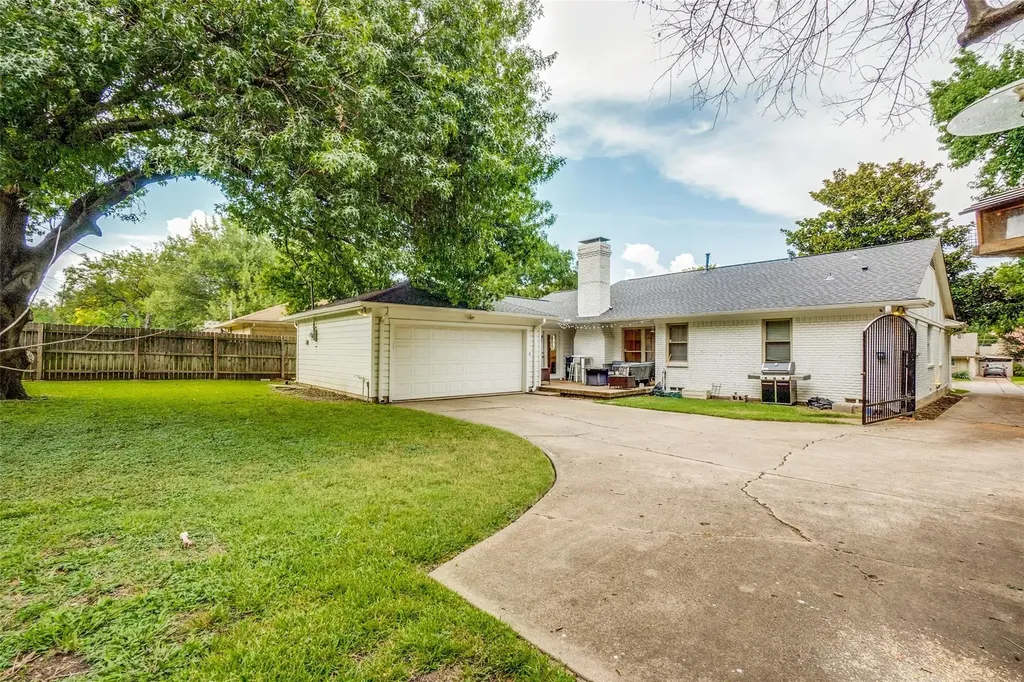 6711 Kingsbury Drive Dallas TX 75231