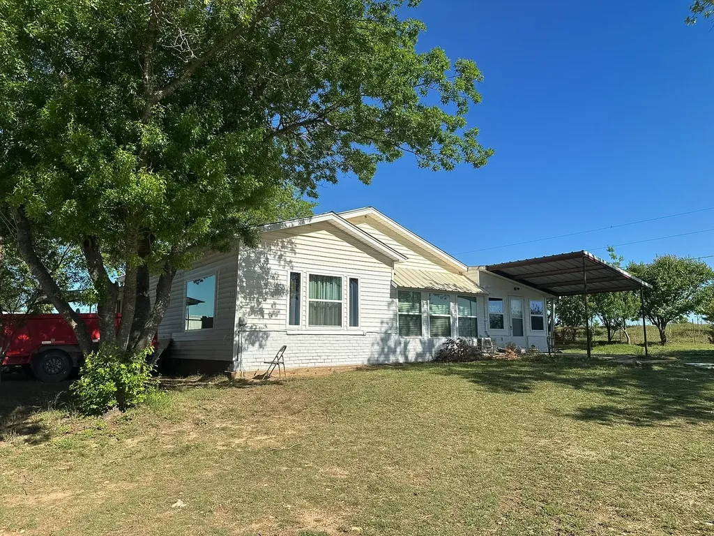 401 County Road 326 Comanche TX 76442
