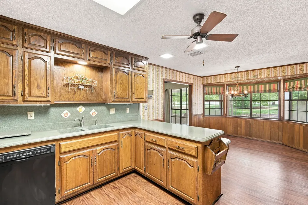 2000 Crisp Road Ennis TX 75119