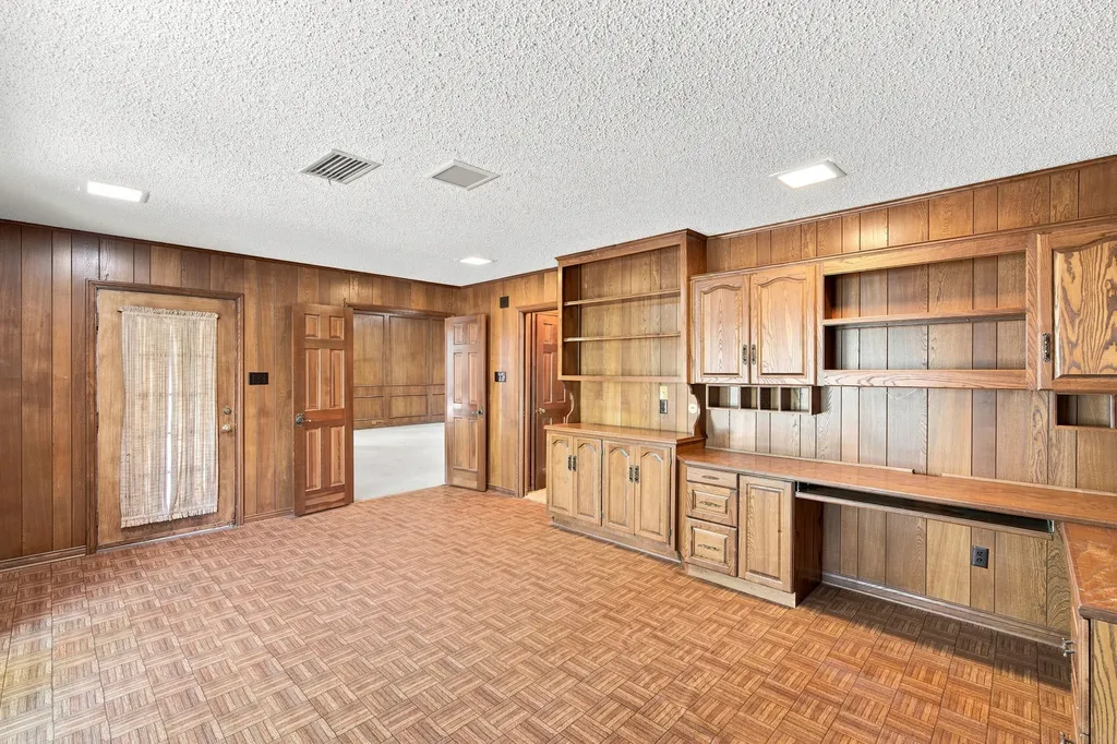 2000 Crisp Road Ennis TX 75119