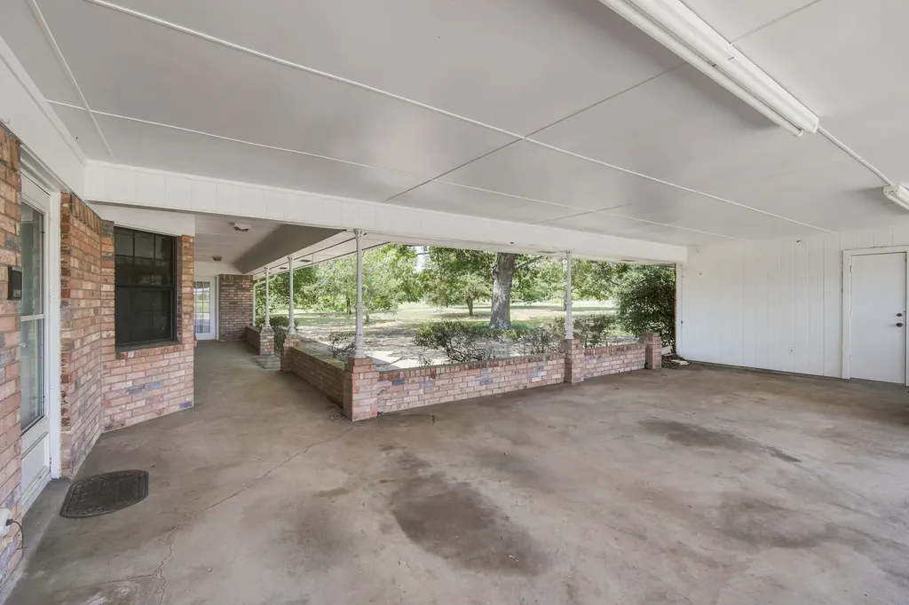 2000 Crisp Road Ennis TX 75119