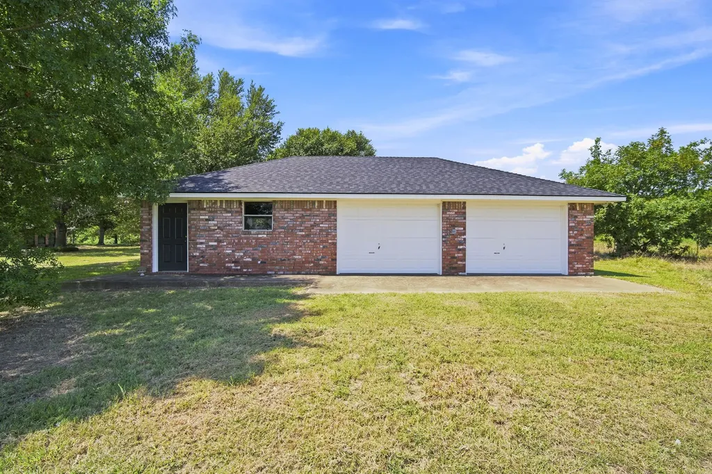 2000 Crisp Road Ennis TX 75119