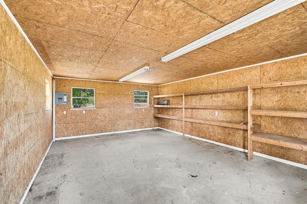 2000 Crisp Road Ennis TX 75119