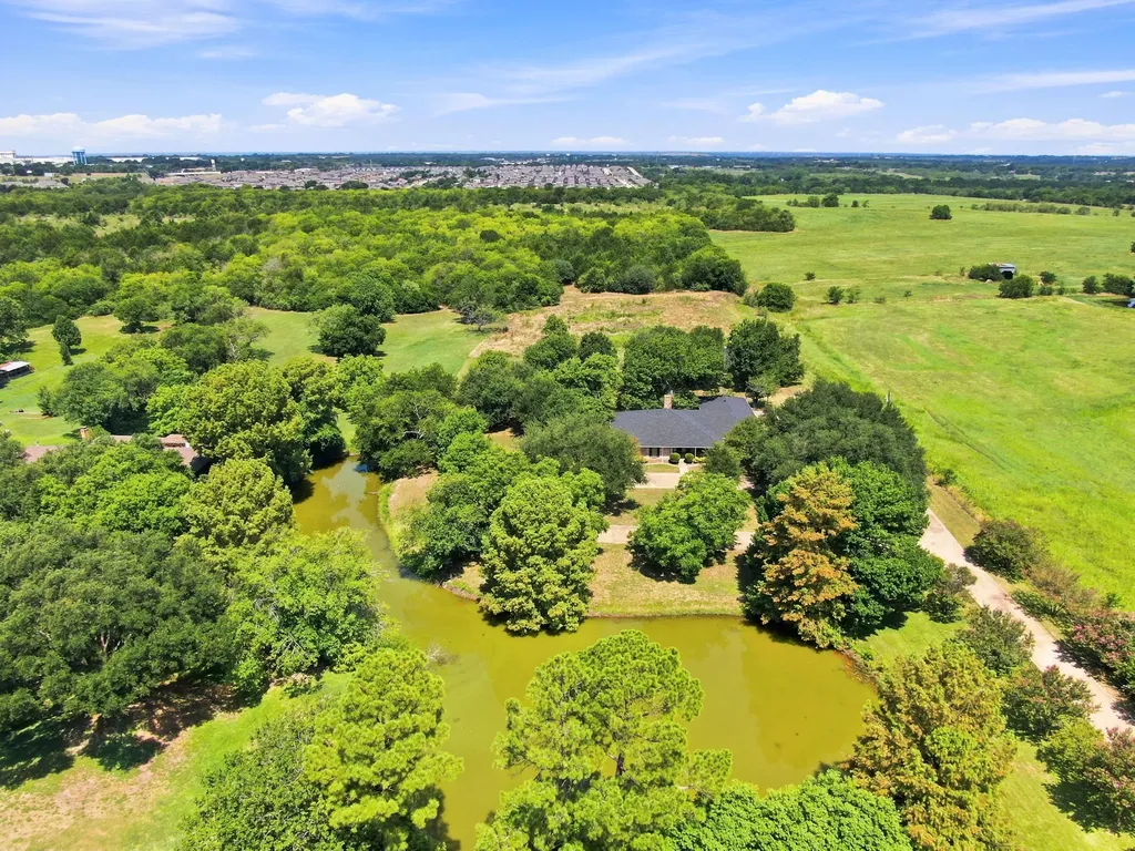 2000 Crisp Road Ennis TX 75119