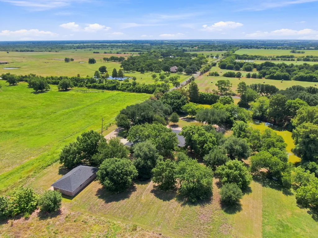 2000 Crisp Road Ennis TX 75119