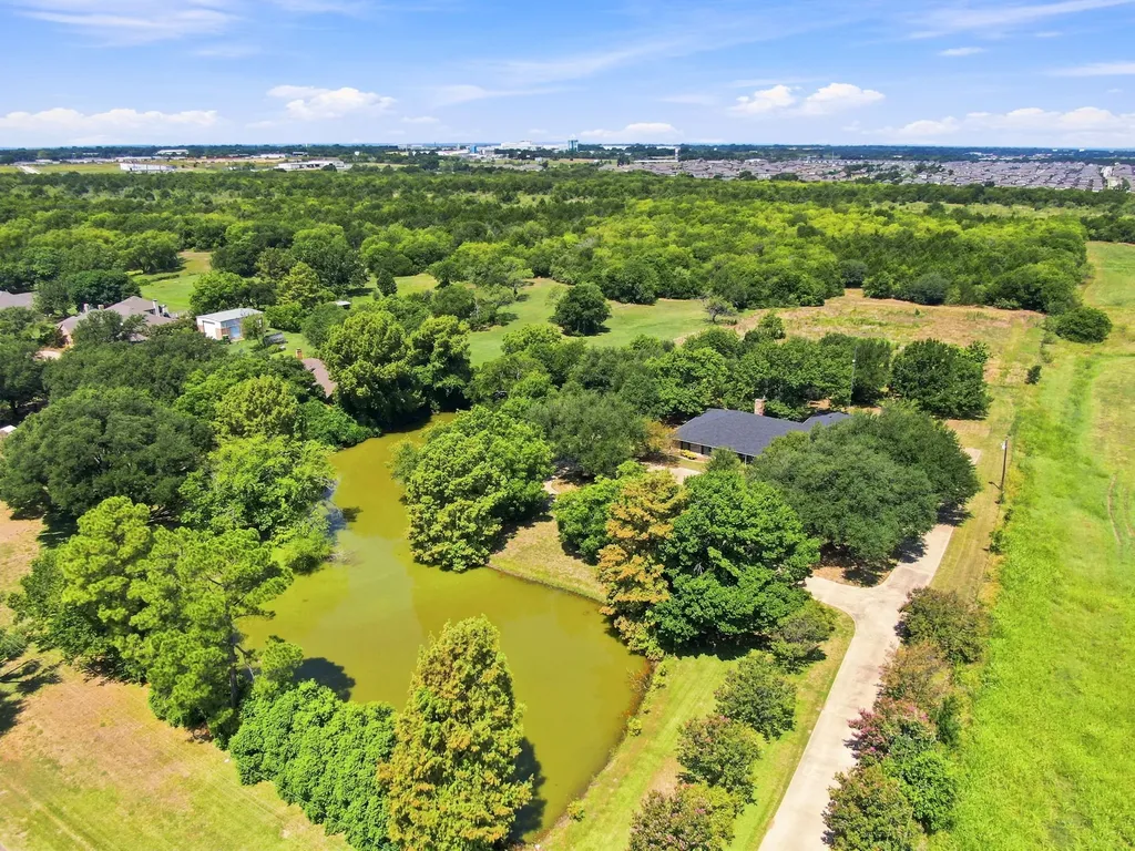 2000 Crisp Road Ennis TX 75119