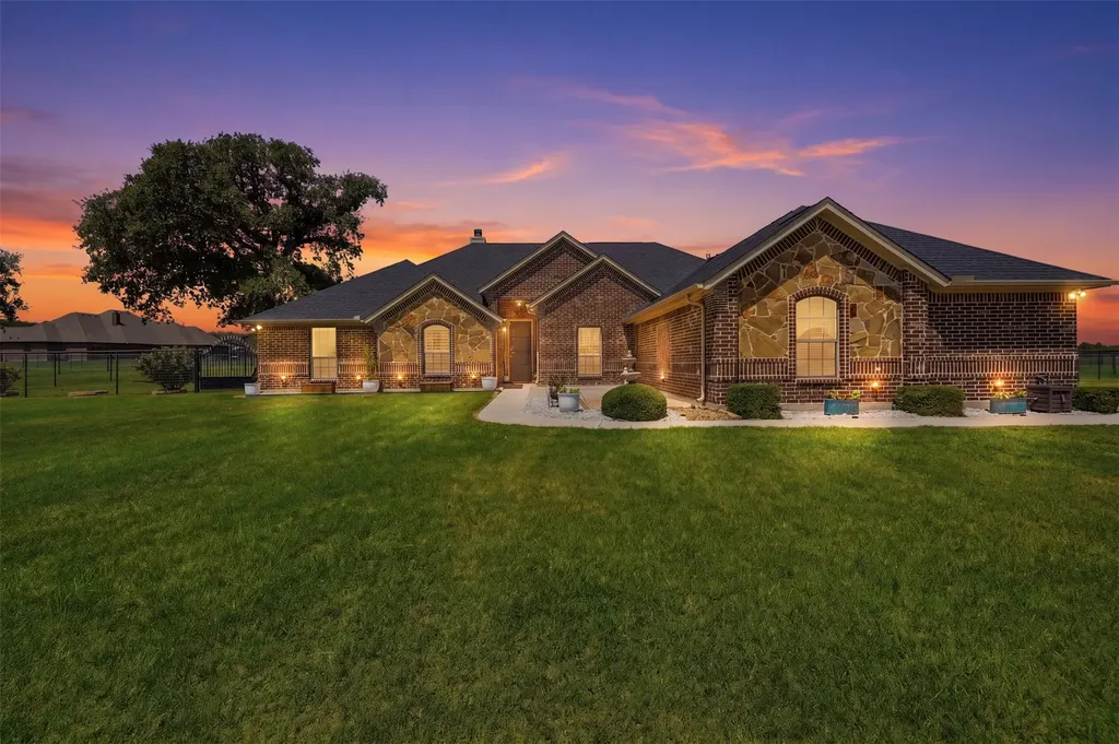 205 Lavender Court Springtown TX 76082