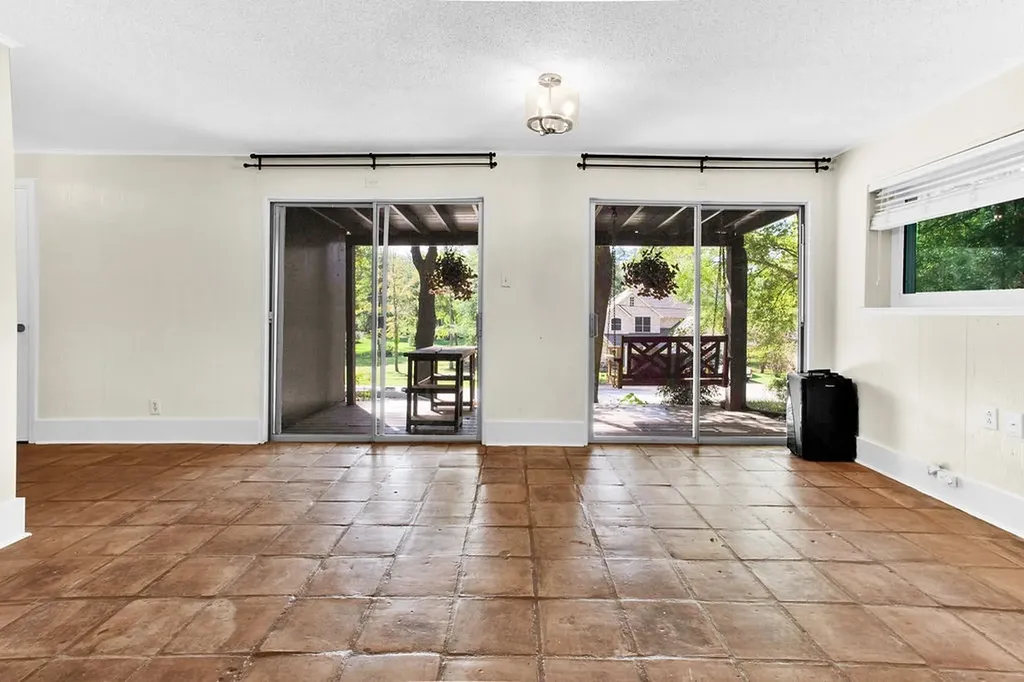211 Hideaway Lane Central Hideaway TX 75771