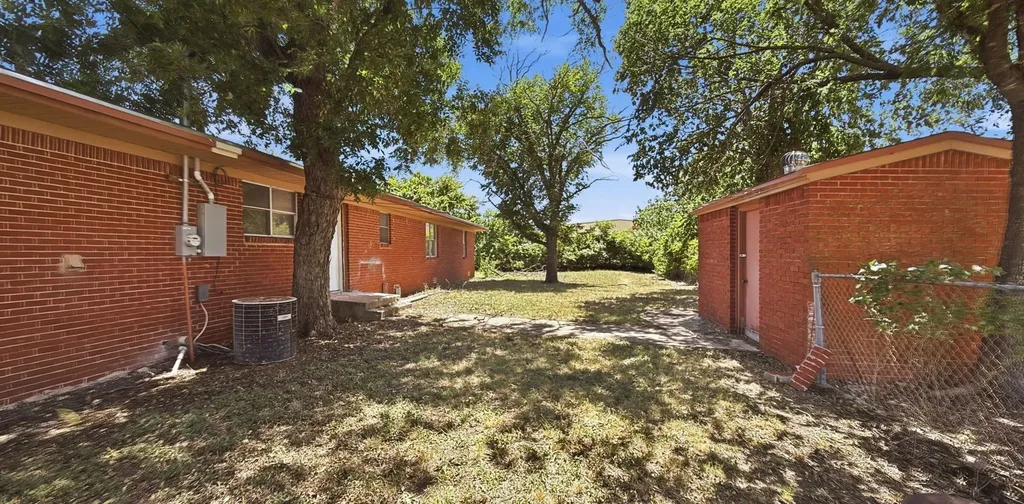902 S Us Highway 281 Evant TX 76525