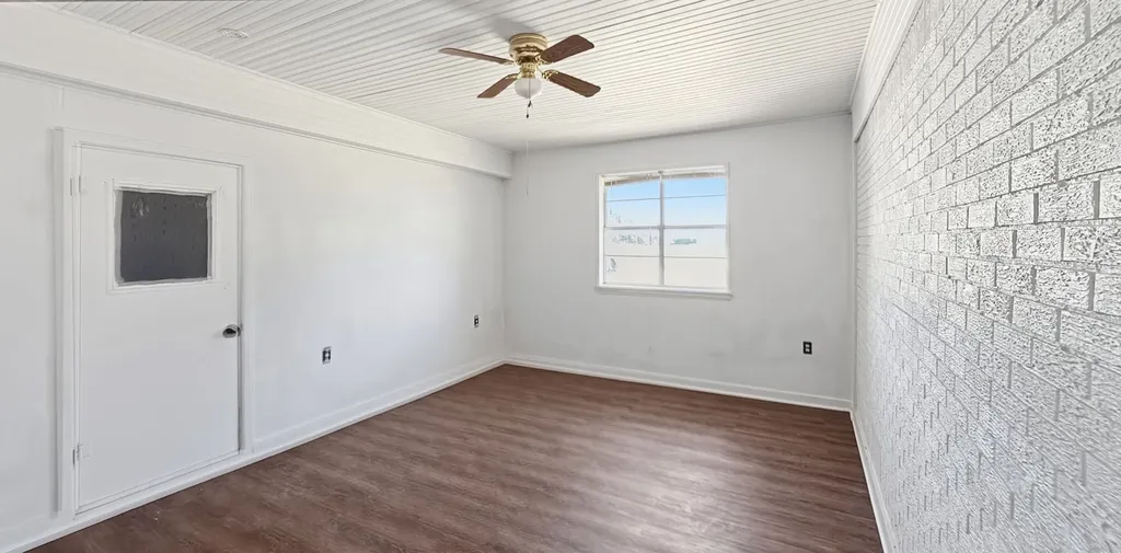 902 S Us Highway 281 Evant TX 76525