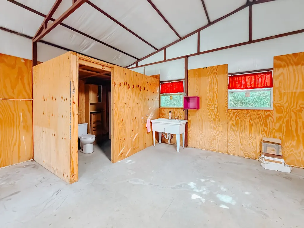 9982 County Road 4200 Kerens TX 75144