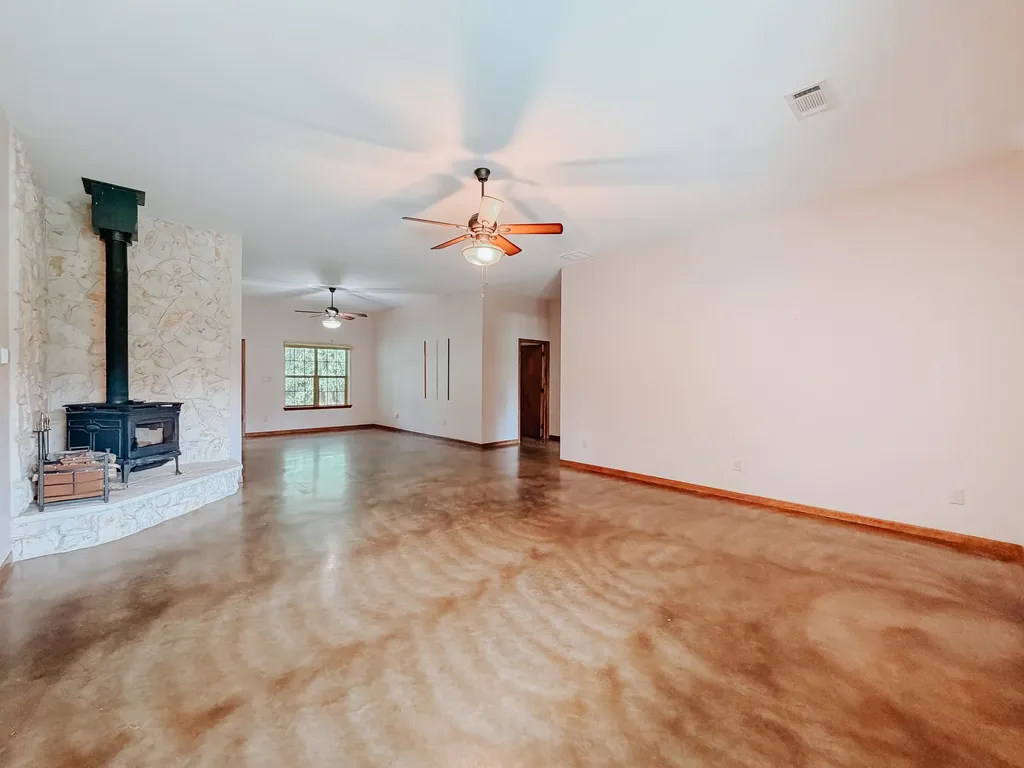 9982 County Road 4200 Kerens TX 75144