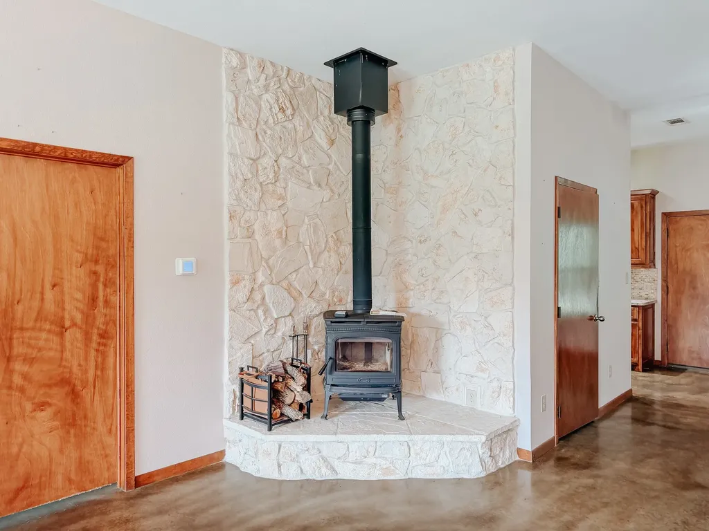 9982 County Road 4200 Kerens TX 75144
