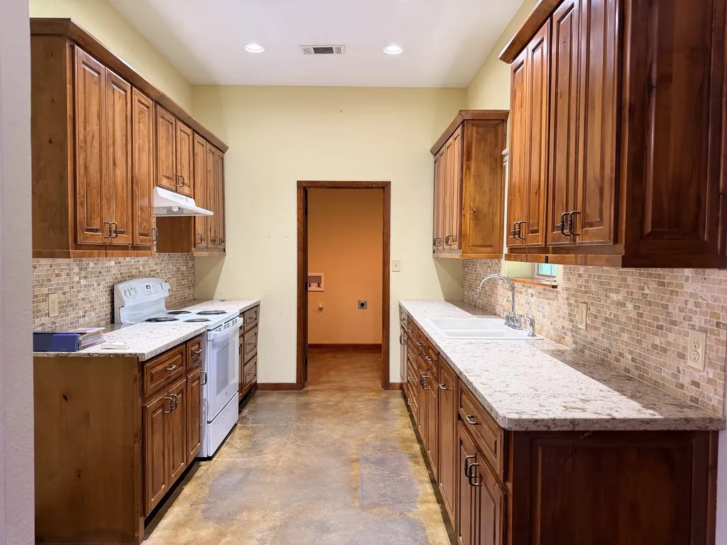 9982 County Road 4200 Kerens TX 75144