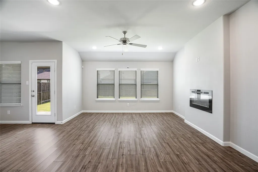 218 Brookview Drive Lavon TX 75166