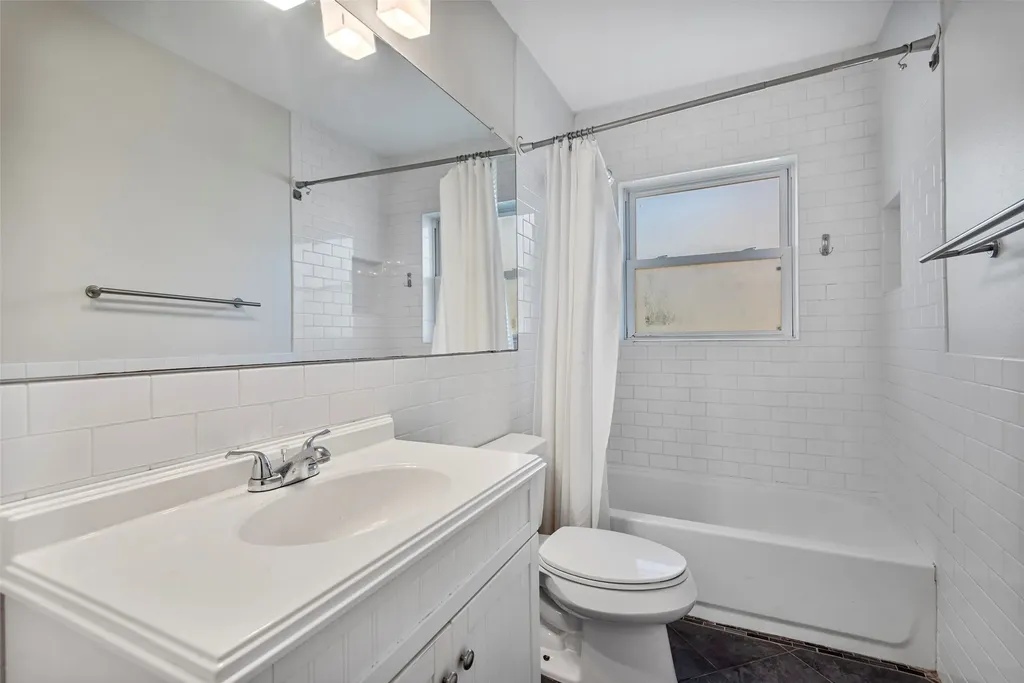 4131 Saranac Drive Dallas TX 75220