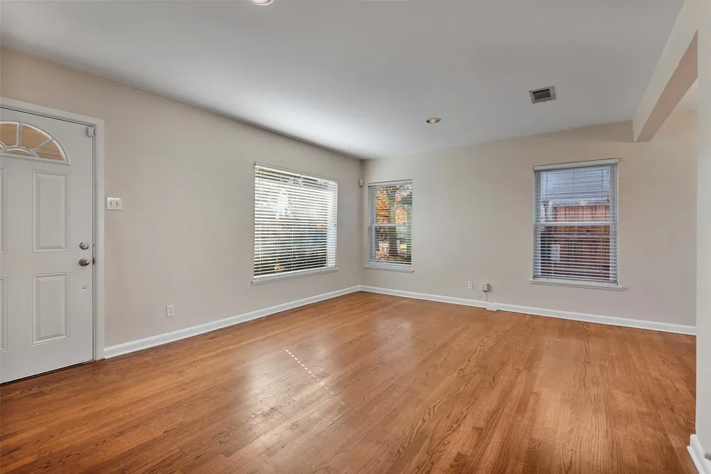 4131 Saranac Drive Dallas TX 75220