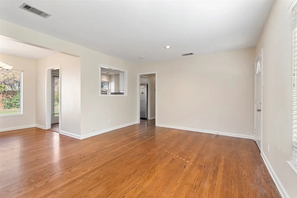 4131 Saranac Drive Dallas TX 75220