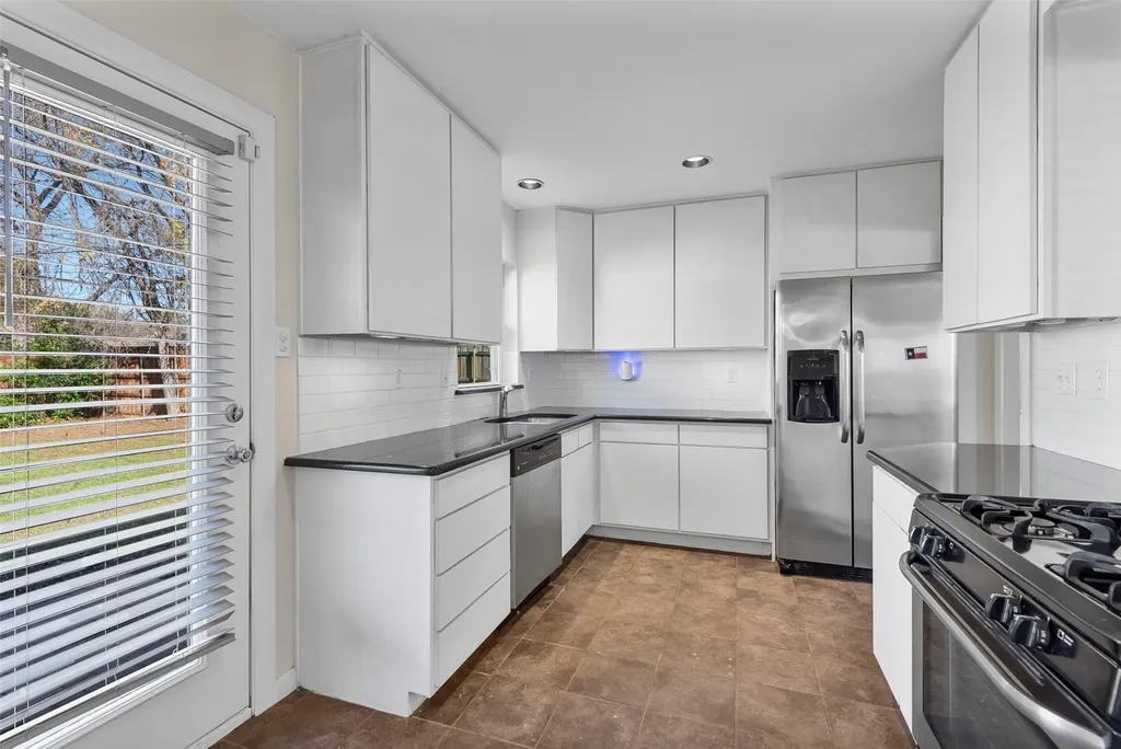 4131 Saranac Drive Dallas TX 75220