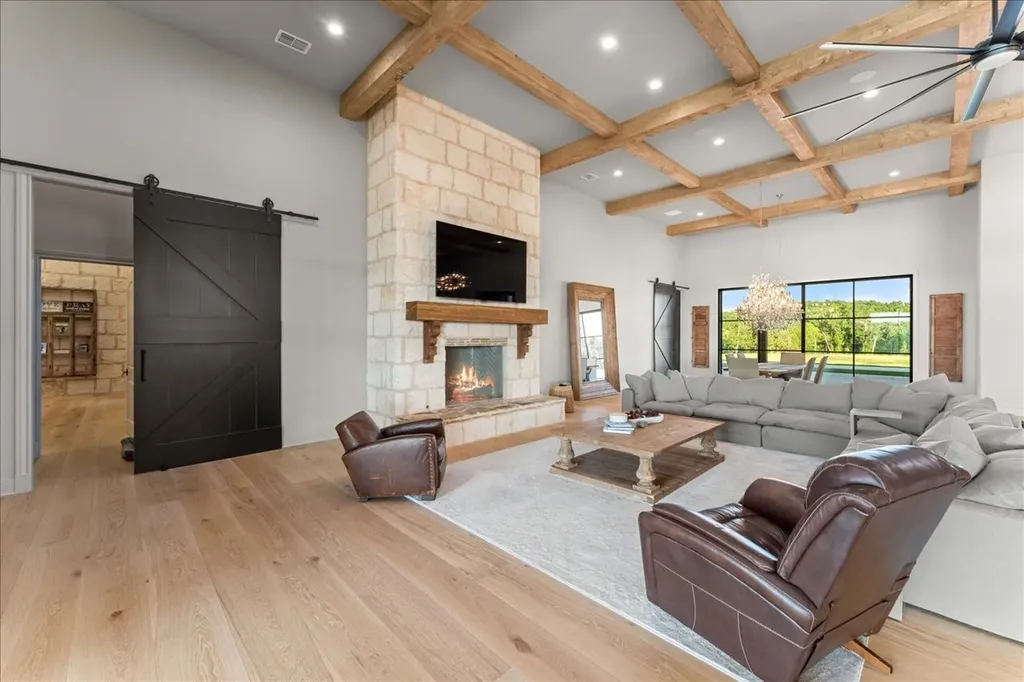 18245 W Fm 16 W Lindale TX 75771