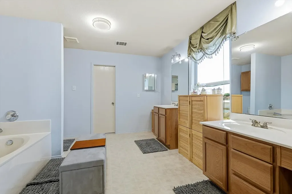 214 Hawthorne Court Ponder TX 76259