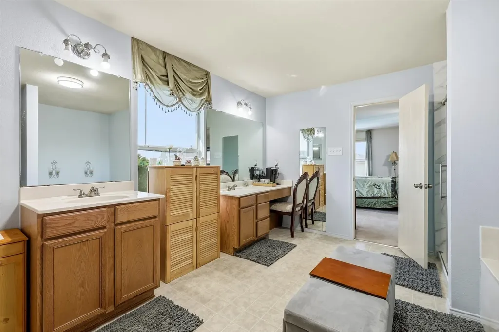 214 Hawthorne Court Ponder TX 76259
