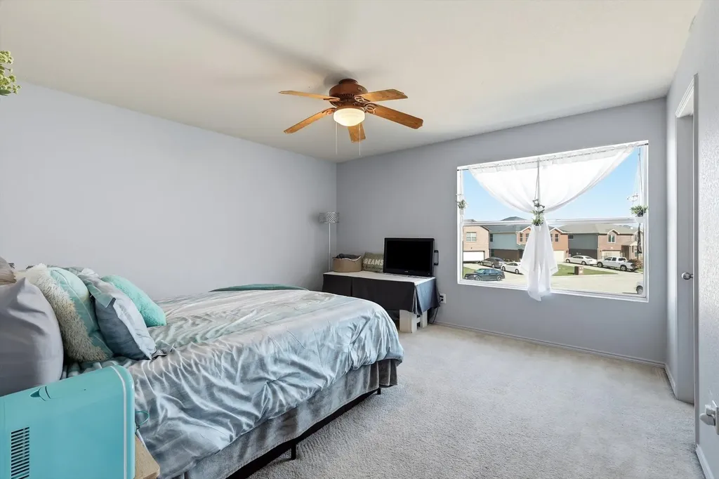 214 Hawthorne Court Ponder TX 76259