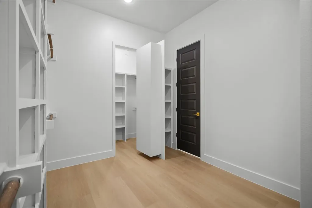 6505 Kemrock Drive Dallas TX 75241