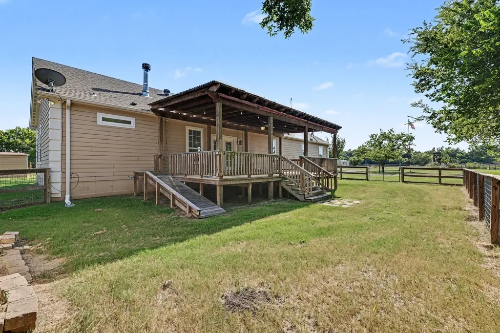 1135 Leo Andrews Road Whitesboro TX 76273