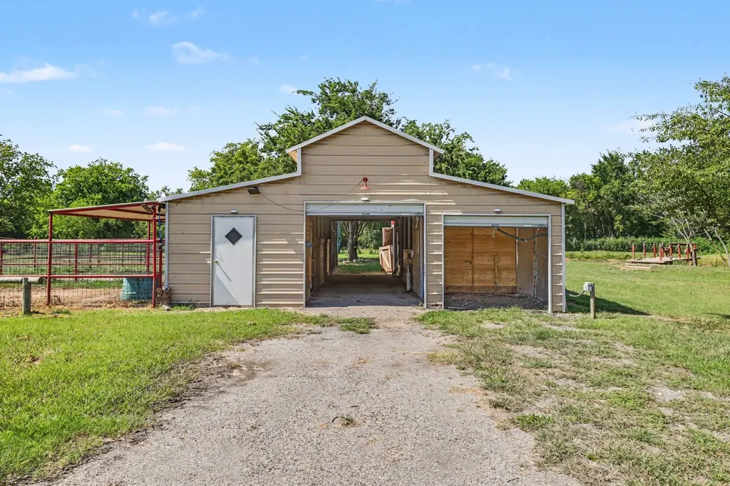 1135 Leo Andrews Road Whitesboro TX 76273