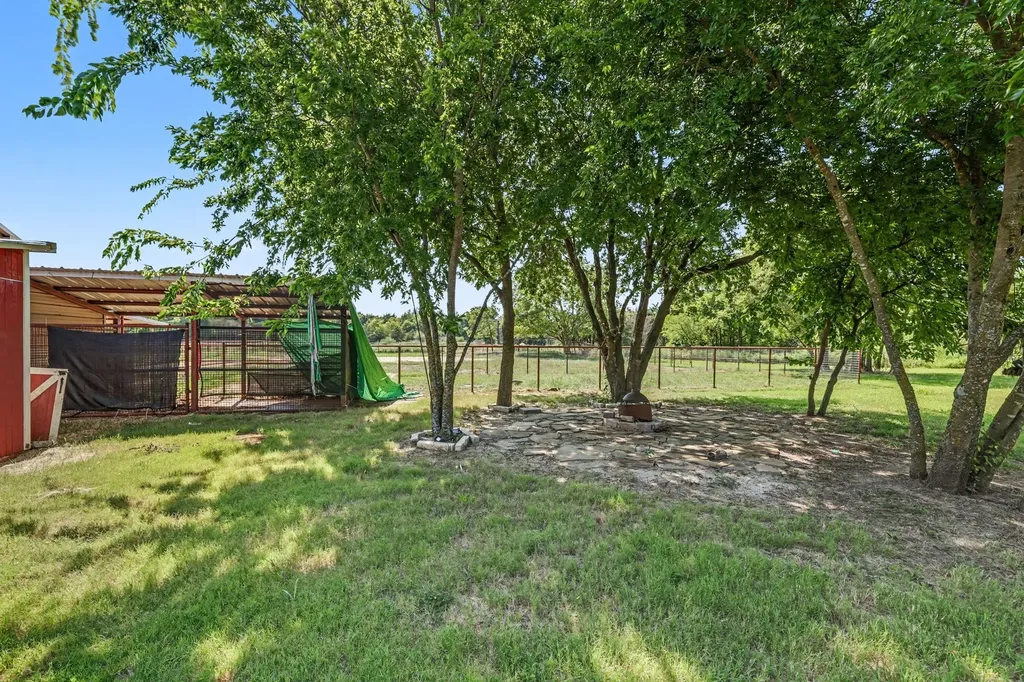 1135 Leo Andrews Road Whitesboro TX 76273