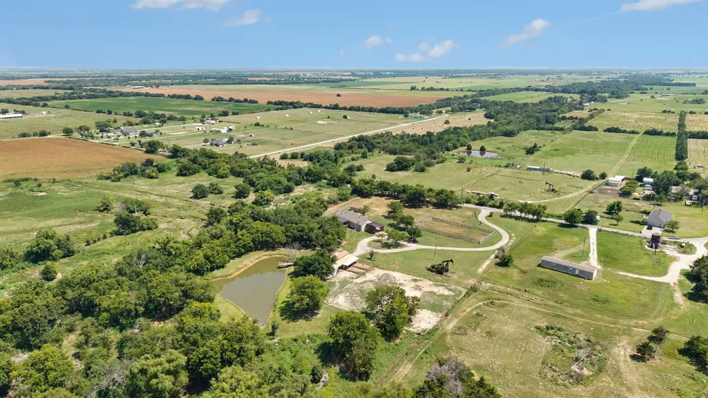 1135 Leo Andrews Road Whitesboro TX 76273