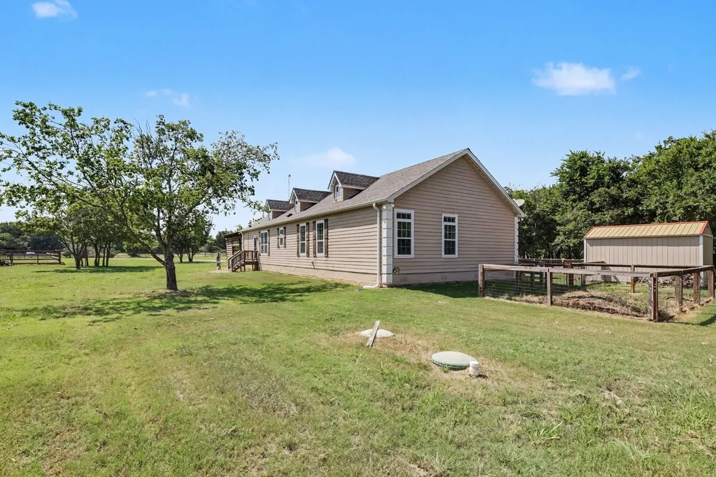1135 Leo Andrews Road Whitesboro TX 76273