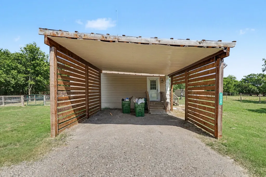1135 Leo Andrews Road Whitesboro TX 76273