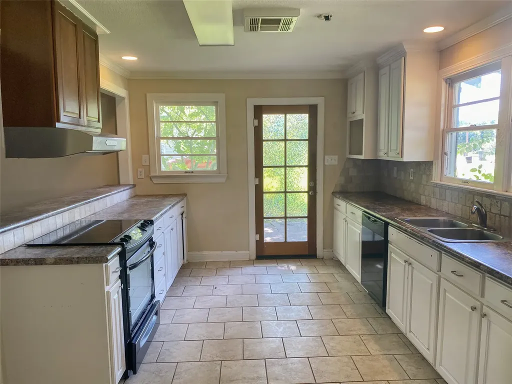 471 Albert Avenue Shreveport LA 71105