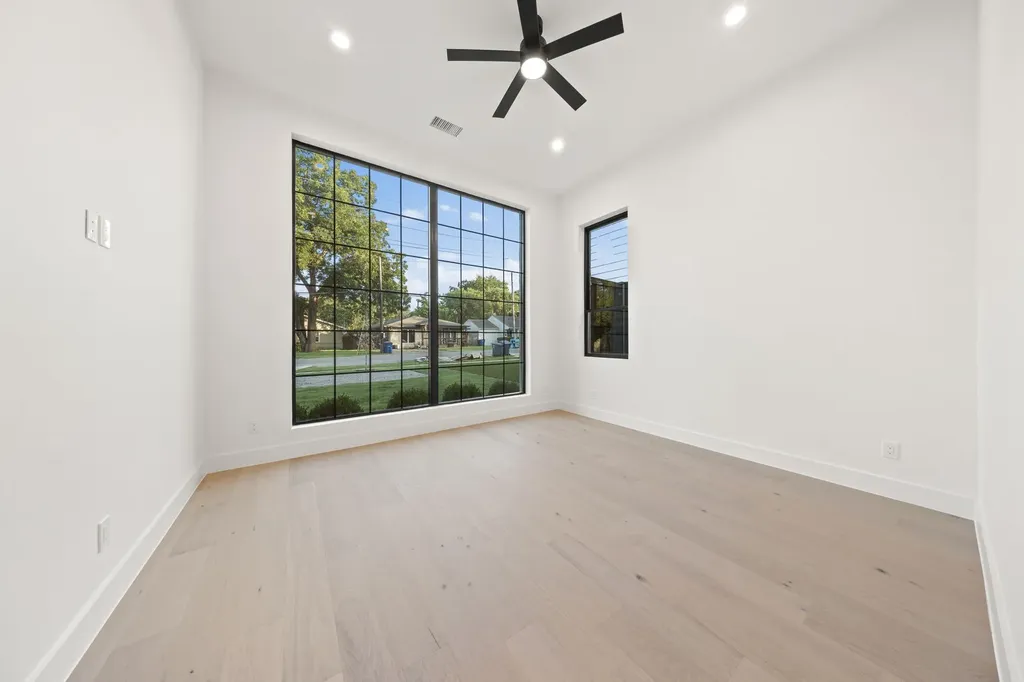 6475 Trammel Drive Dallas TX 75214