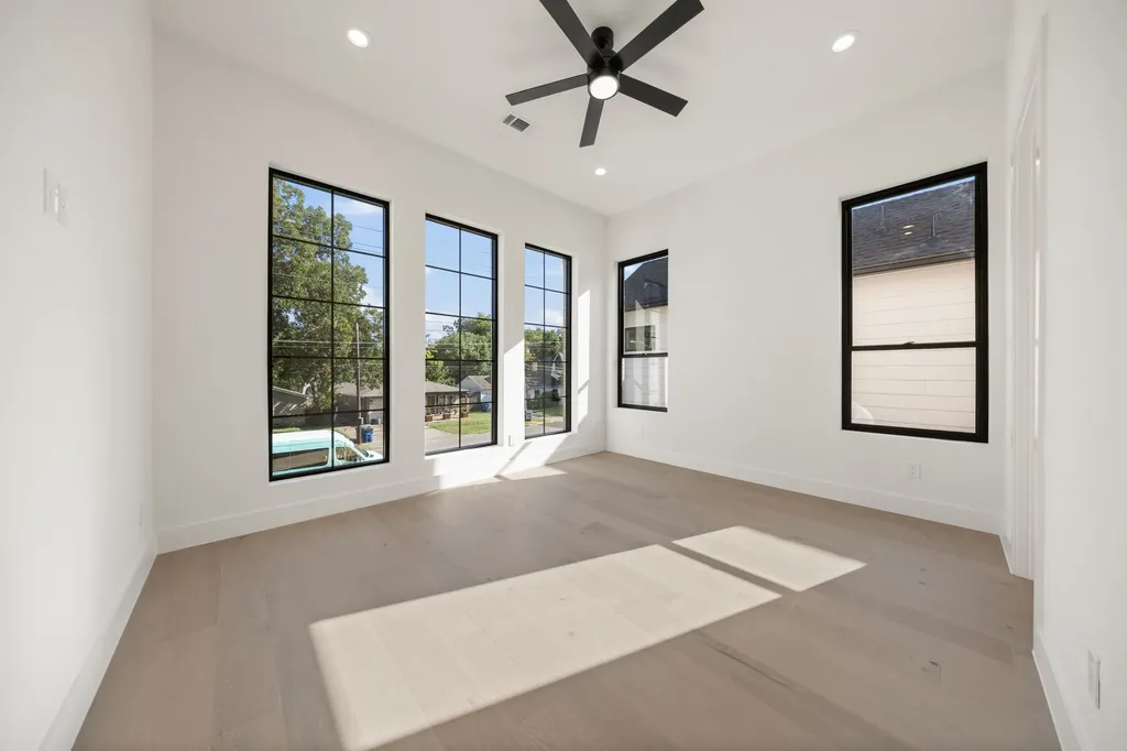 6475 Trammel Drive Dallas TX 75214