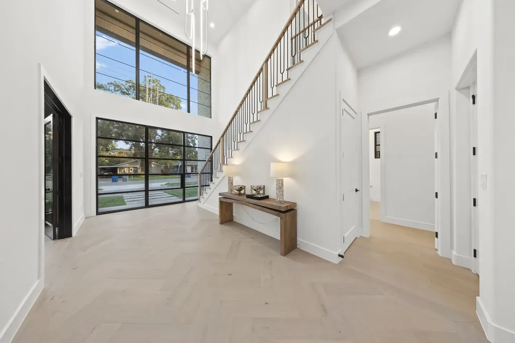 6475 Trammel Drive Dallas TX 75214