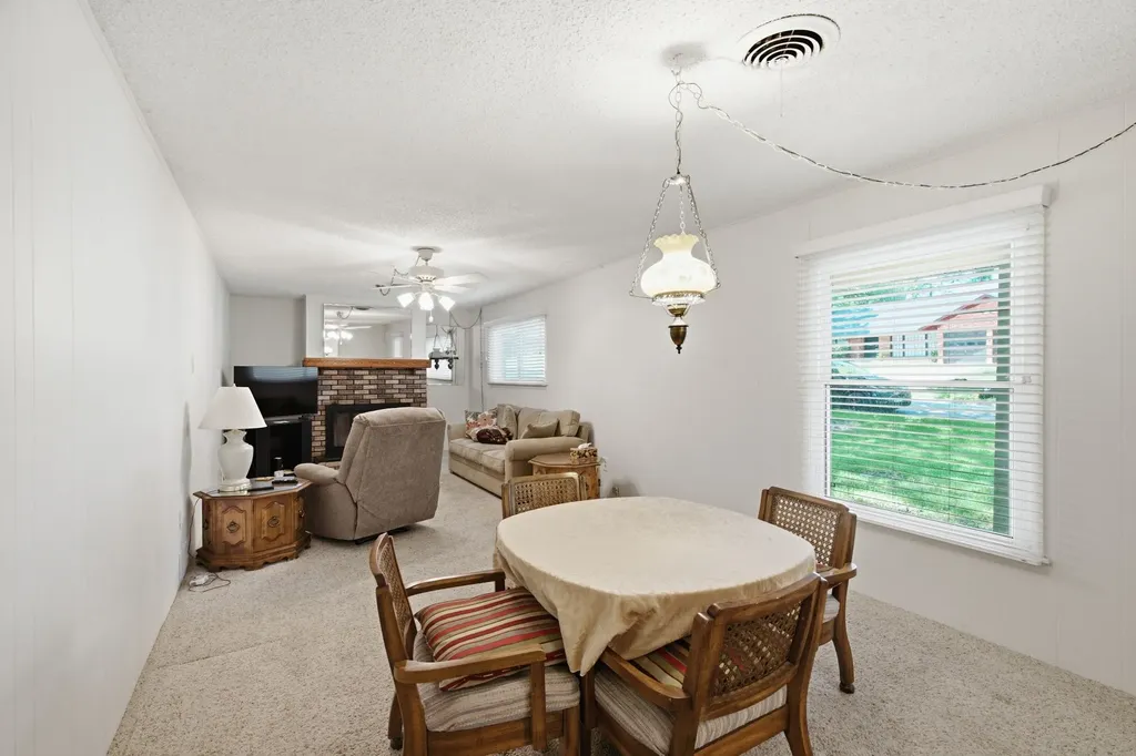 1301 Colonial Court Arlington TX 76013