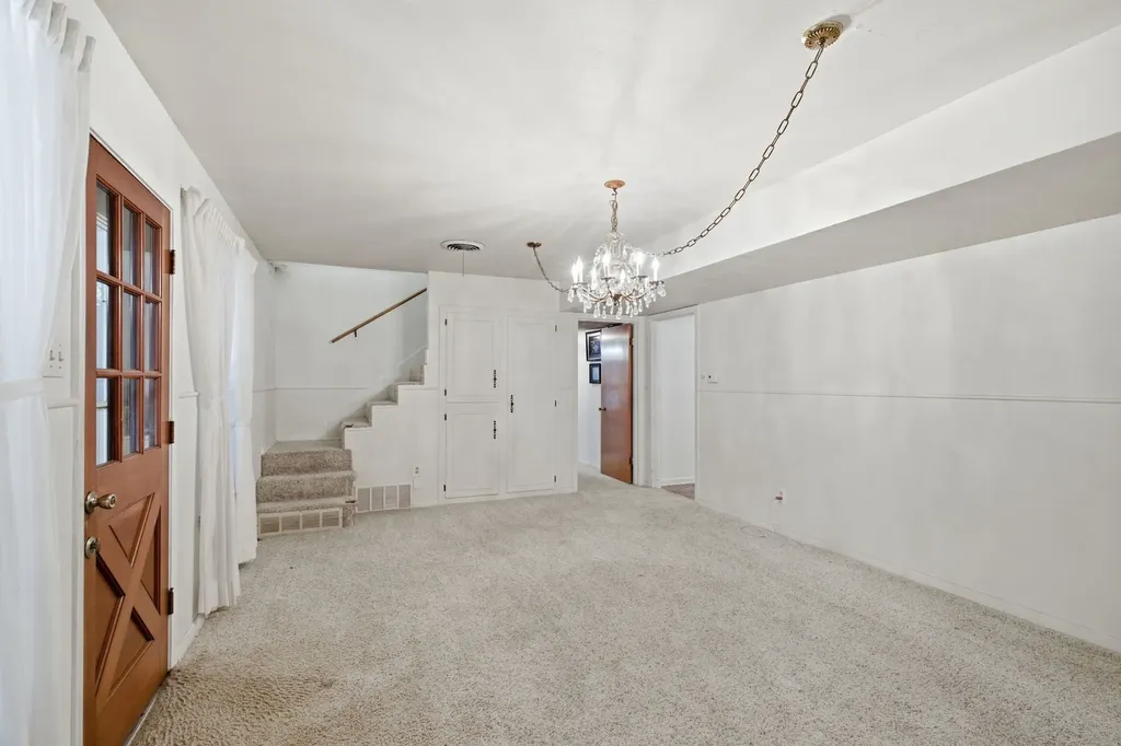 1301 Colonial Court Arlington TX 76013