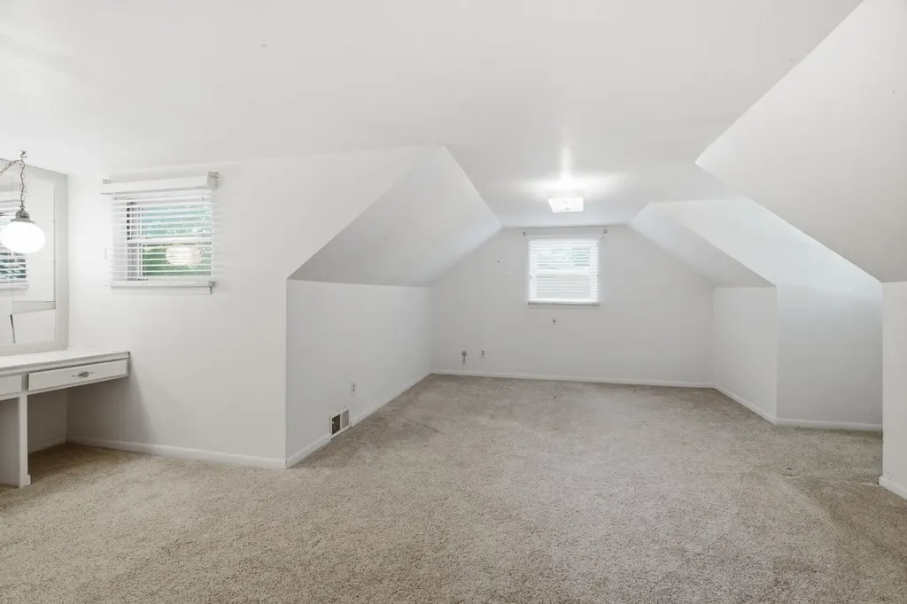 1301 Colonial Court Arlington TX 76013