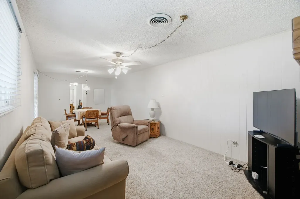 1301 Colonial Court Arlington TX 76013