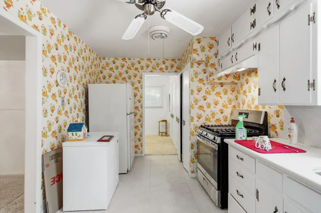 1301 Colonial Court Arlington TX 76013