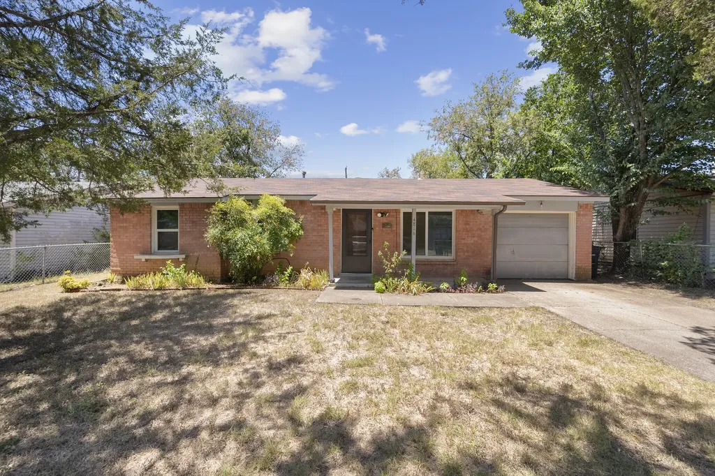 4816 Eastover Avenue Fort Worth TX 76119