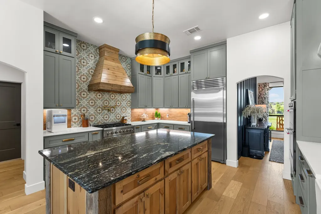 9900 Tantarra Drive Burleson TX 76028